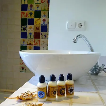 Casa La Concha Boutique Hotel *